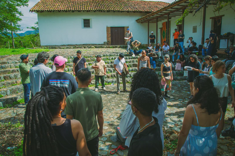 K’obomanik ch’ab’el - ofrenda con palabras Edgar Calel