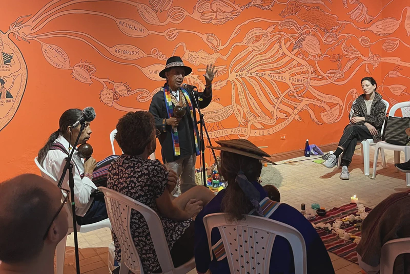 Cantos ancestrales, memoria vibracional