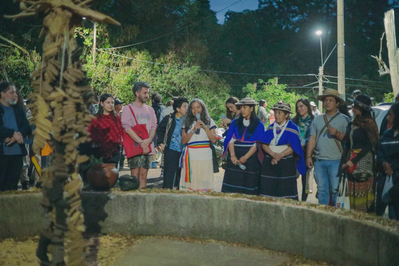 Kaukagua: ofrenda efímera Julieth Morales y Asociación Cultural Allpamama Wawakuna