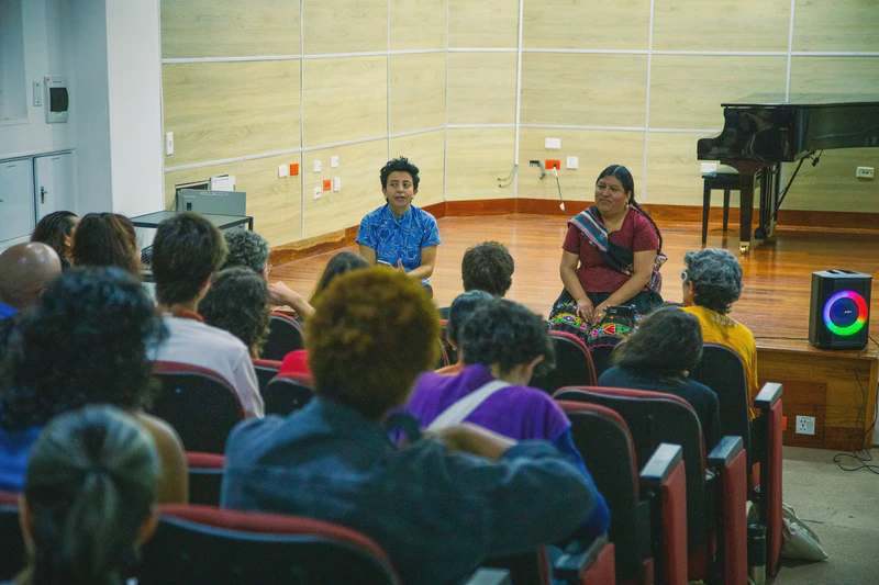 YANAK UYWAÑA La crianza mutua de las artes