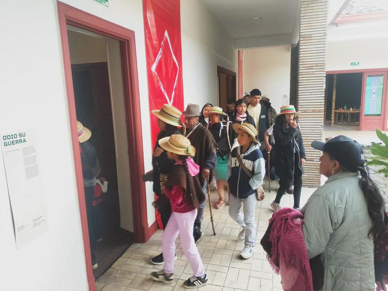 Alfabeto natural en el espacio público con el Colectivo Cenzontle