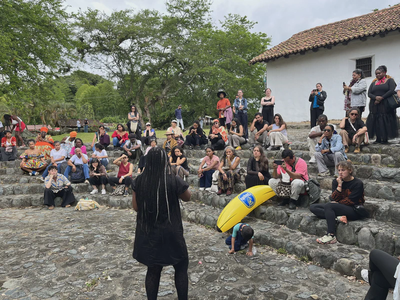 Exposición: Mil mundos negros que se conectan entre sí